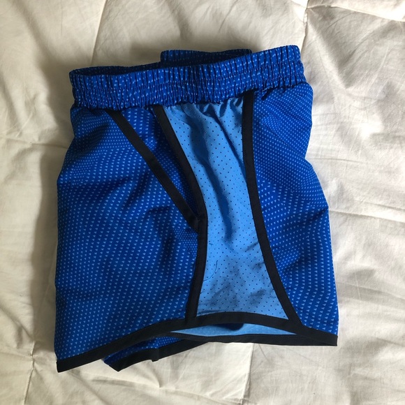 Women's UA Fly-By 2.0 Shorts - Picture 3 of 5